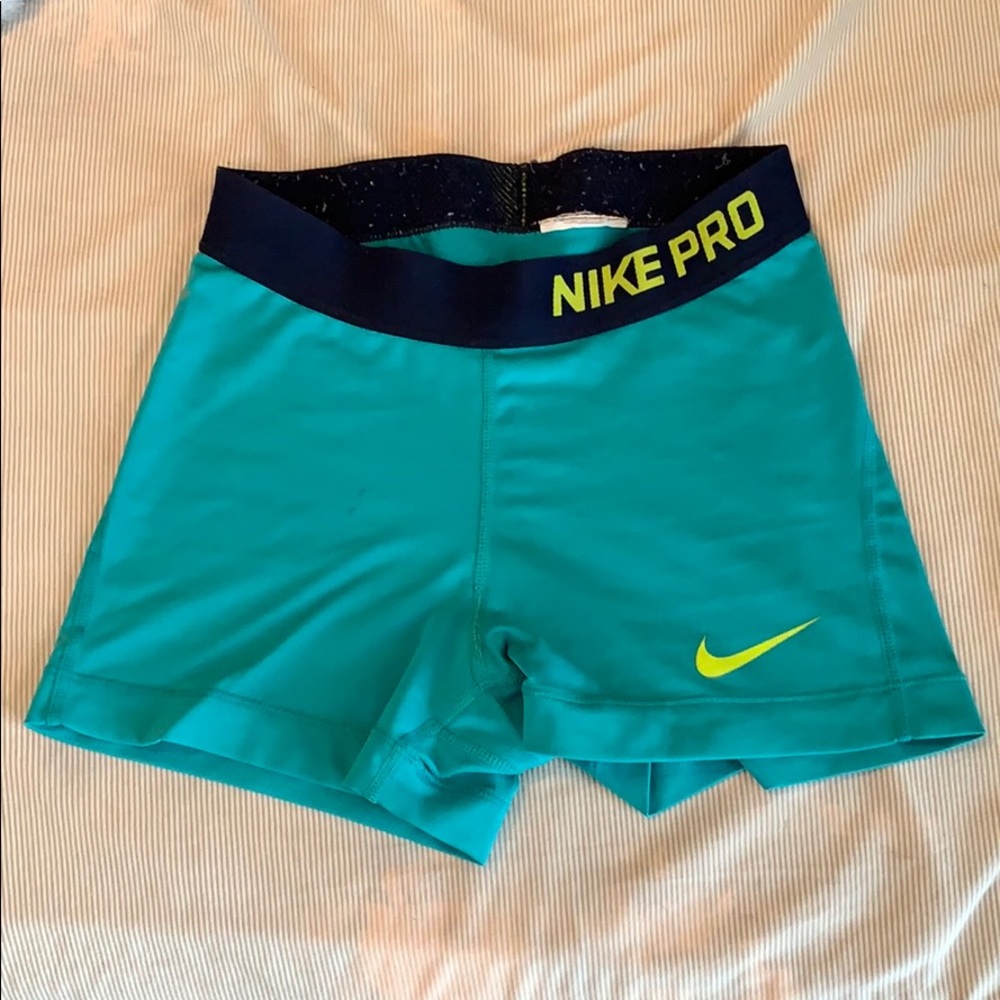 Nike pro dri-fit shorts size small